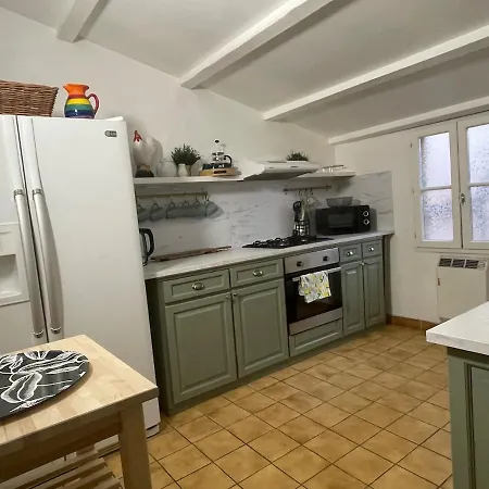 펜션 Village House, 2 Terrace & Air Conditioner Soubes