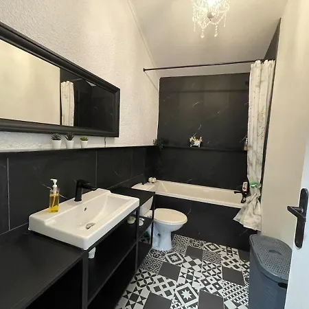 Village House, 2 Terrace & Air Conditioner Holiday home *