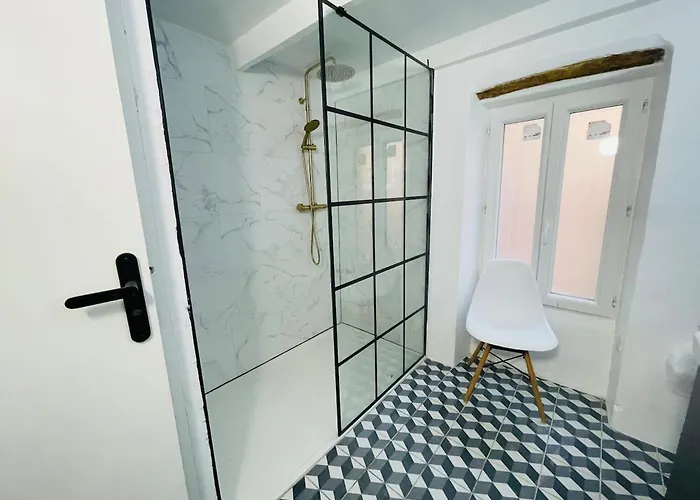 Village House, 2 Terrace & Air Conditioner Tatil Evi