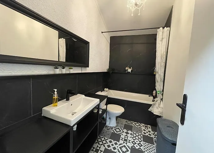 Village House, 2 Terrace & Air Conditioner Tatil Evi *