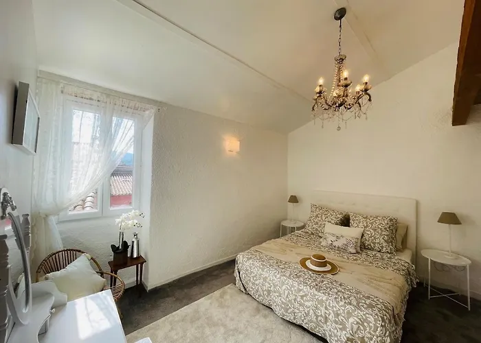 Village House, 2 Terrace & Air Conditioner Tatil Evi *